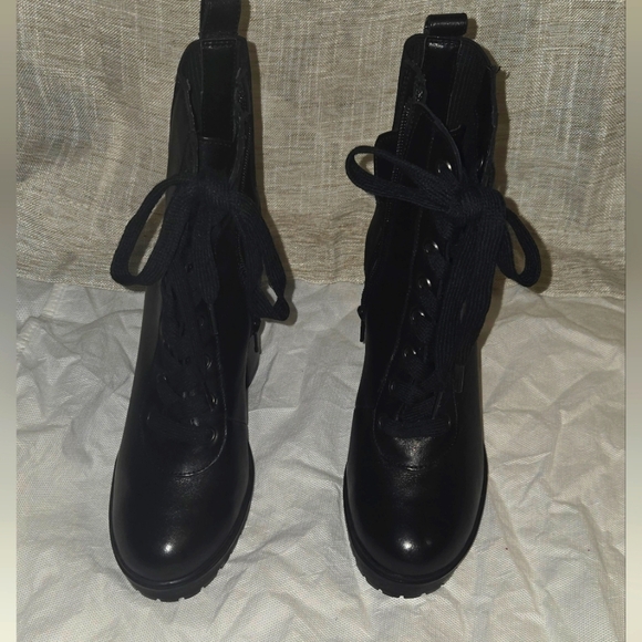 Used Women's Black Lace-Up Ankle Boots - Picture 2 of 8